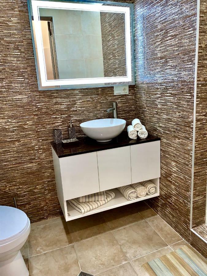Tomaso Apartment Тбилиси Екстериор снимка